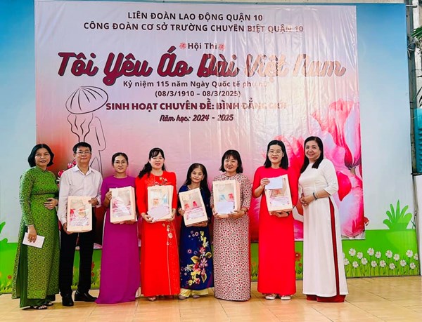 Họp mặt kỷ niệm ngày 8/3