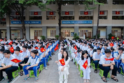 Tình yêu được thắp lên Từ trái tim tuổi trẻ
