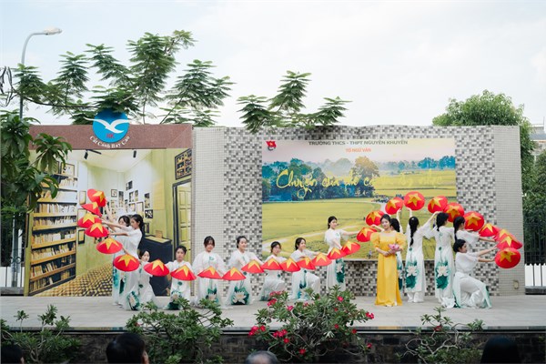 Sân chơi Văn học:  Chuyện của thơ ca và âm nhạc 