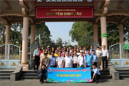 Hành trình về đất sen hồng của chi bộ trường thpt nguyễn du
