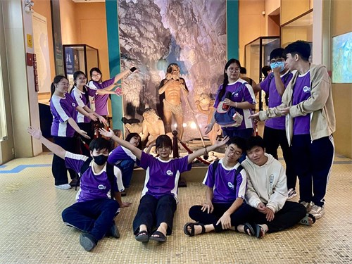 Hành trình đến với địa chỉ đỏ của lớp 11B12 - Năm học 2023-2024