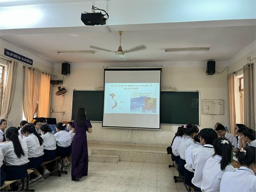 Tích hợp liên môn tổ Giáo dục kinh tế và pháp luật và tổ Giáo dục quốc phòng năm học 2023-2024