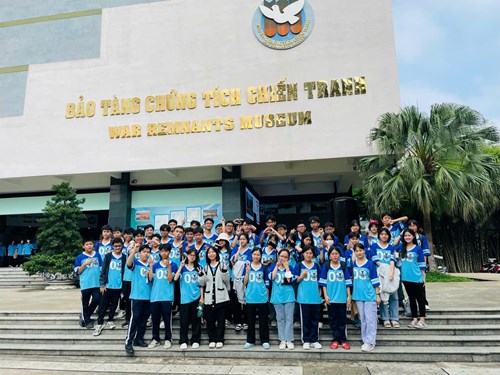 Hành trình đến với địa chỉ đỏ lớp 10a8 năm học 2024-2025