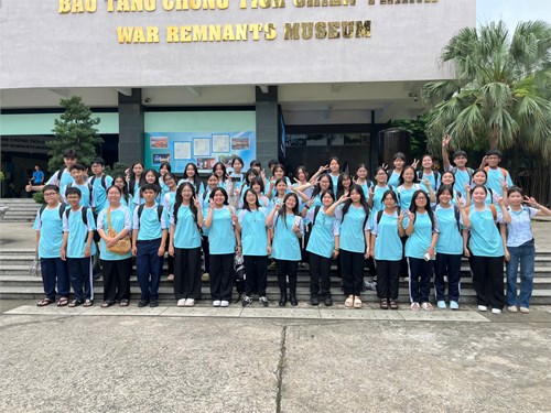 Hành trình đến với địa chỉ đỏ lớp 10a11 năm học 2024