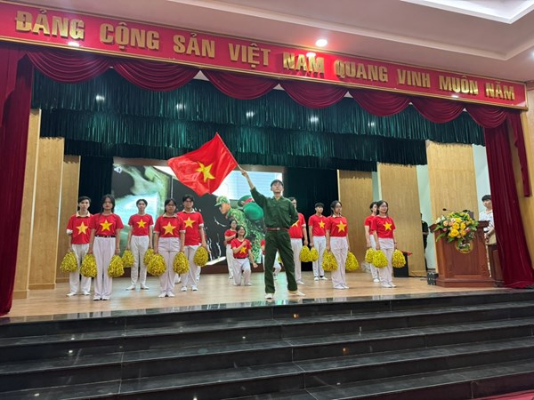 Học sinh tham dự hội thi tại Quân khu 7