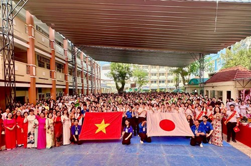Giao lưu văn hoá với Trường Trung học Fukusho (Nhật Bản)