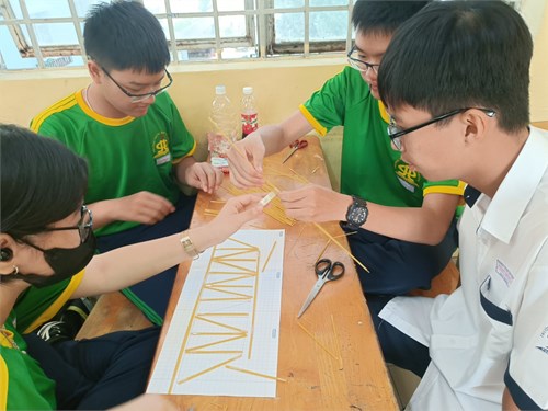 CLB STEM Toán với chủ đề làm cầu từ mì Spaghetti | Thầy Hồ Nguyên Hạ