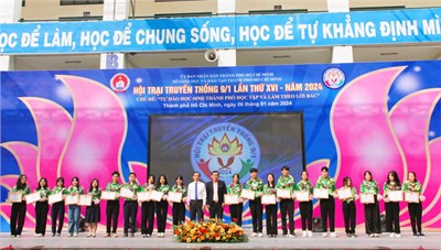 Chúc mừng học sinh Phong Phú được khen thưởng danh hiệu  Học sinh 3 tốt cấp thành phố  và “Học sinh tiêu biểu học tập và làm theo lời Bác” nhân Hội trại truyền thống 9/1 lần thứ XVI - năm 2024
