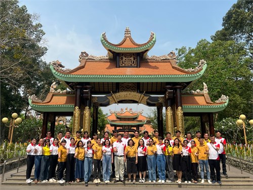 Trường THPT Phong Phú và trường THPT Tân Túc tổ chức chương trình về nguồn tại Khu di tích lịch sử địa đạo Củ Chi