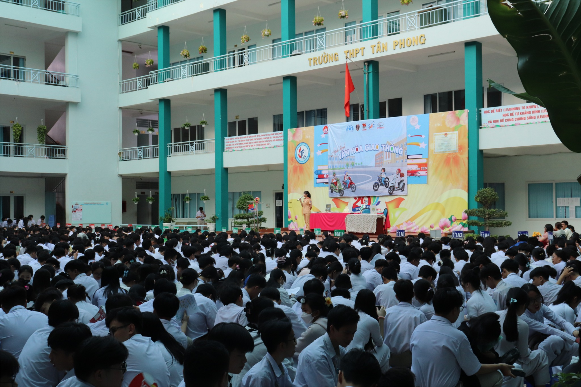 Chương trình “Hành trình văn hóa giao thông” năm học 2023 - 2024