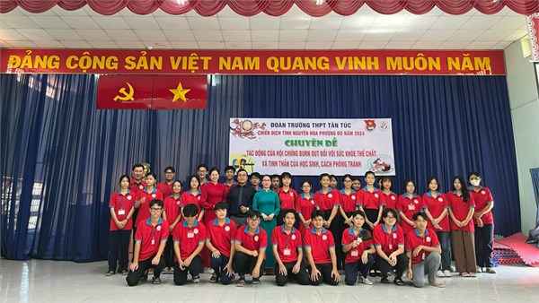 Chuyên đề “Tác động của Hội chứng ‘Burn out’ đối với sức khỏe thể chất và tinh thần của học sinh và cách phòng tránh”.