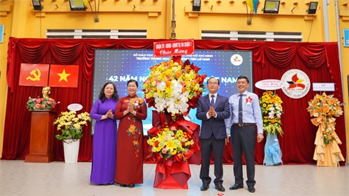 Lễ kỉ niệm 42 năm ngày nhà giáo việt nam 20/11 - hành trình ươm mầm tri thức