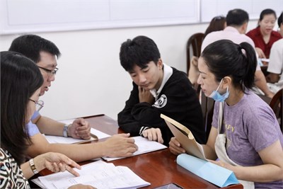 Tư vấn lựa chọn tổ hợp môn cho phụ huynh và học sinh khối 10 năm học  2024-2025