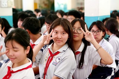 Khởi động mùa tư vấn tuyển sinh 10 cùng với teen Nguyễn Du