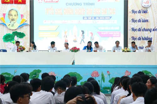 Tư vấn tuyển sinh tại trường THCS Vân Đồn