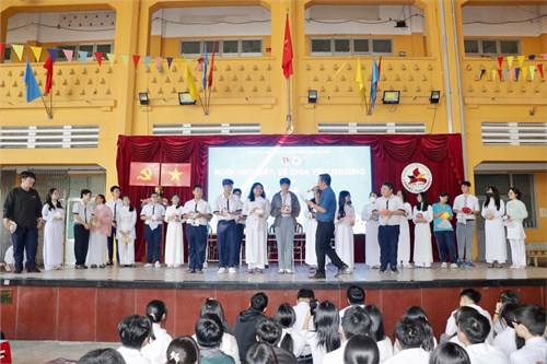 Phong trào nuôi heo đất – lan tỏa yêu thương