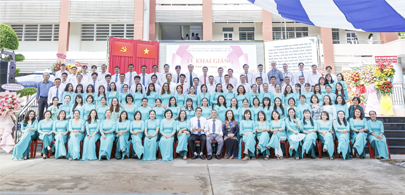 <a href="/gioi-thieu-chung/gioi-thieu-ve-truong-thpt-thu-duc/ctfull/44269/527666">Giới thiệu về Trường THPT Thủ Đức</a>