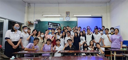 Hoạt động câu lạc bộ câu lạc bộ hóa học 
chủ đề  tinh thể lấp lánh 2024 
