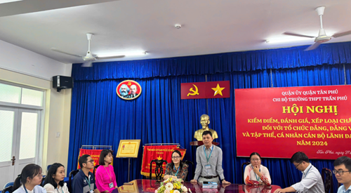 Trường THPT Trần Phú Họp mặt, chúc mừng Chi đoàn giáo viên và Đoàn trường nhân ngày thành lập Đoàn Thanh niên Cộng sản Hồ Chí Minh