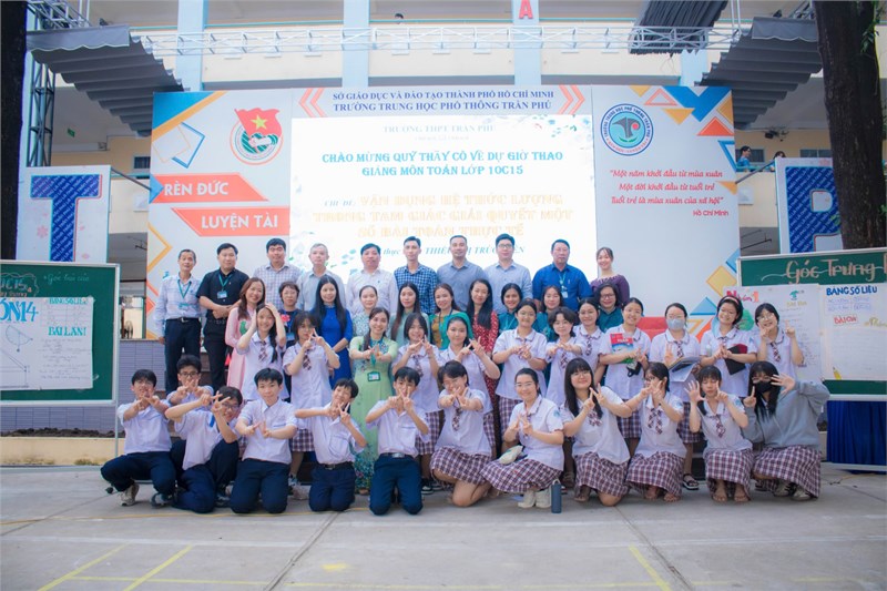 Thao giảng Cụm tiết học ngoài không gian lớp học môn Toán của cô Thiều Thị Trúc Uyên