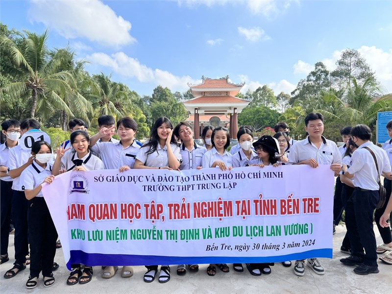 Học sinh tham quan, học tập tại tỉnh Bến Tre