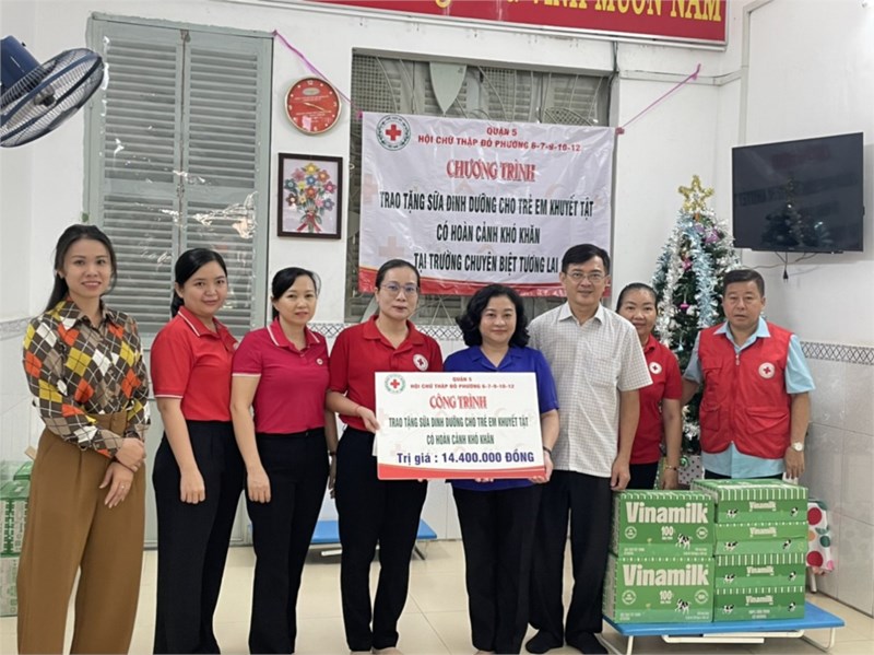 <a href="/tin-tuc-su-kien/chuong-trinh-trao-tang-sua-dinh-duong-cho-cac-em-khuyet-tat/ctfull/48355/493341">Chương trình trao tặng sữa dinh dưỡng cho các em<span class=bacham>...</span></a>