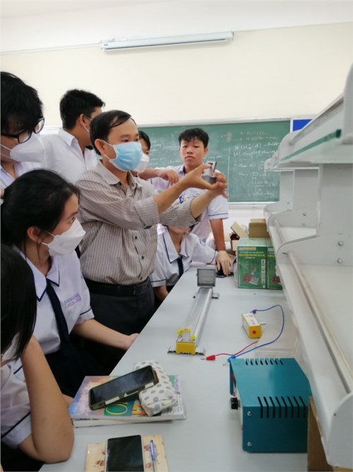 Hoạt động chuyên môn tổ Vật lý tháng 12/2023