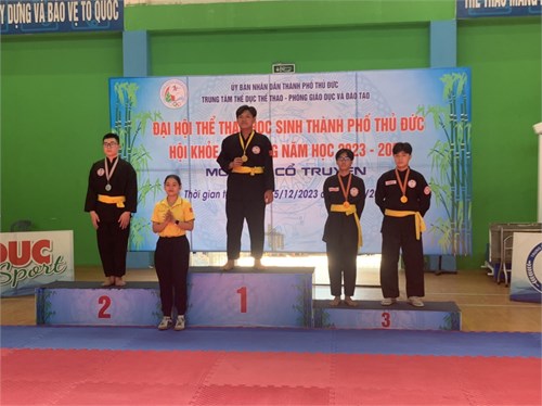 Trường THPT Hiệp Bình chúc mừng 2 em học sinh khối lớp 10 đạt huy chương môn Võ cổ truyền tại đại hội thể thao học sinh thành phố Thủ Đức
