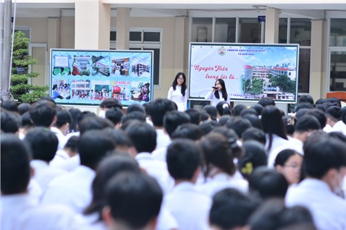 [NGỮ VĂN] Chương trình ngoài giờ lên lớp NGUYỄN HIỀN TRONG TÔI LÀ ...