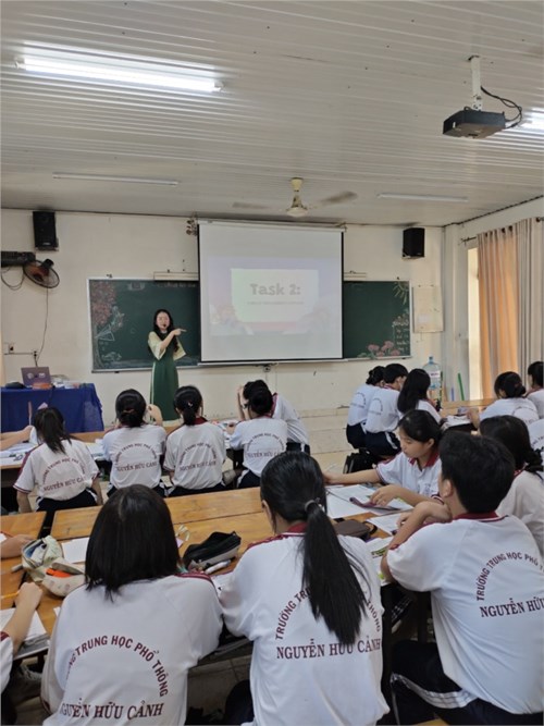 Tổ Tiếng Anh - Hoạt động Nghiên cứu bài học cho Khối 10 - Ngày 14/11/2023 - Học kỳ I Năm học 2023-2024