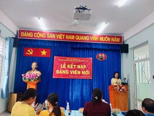 Lễ kết nạp Đảng viên mới - Cô Vũ Thị Ngát (15/10/2023)