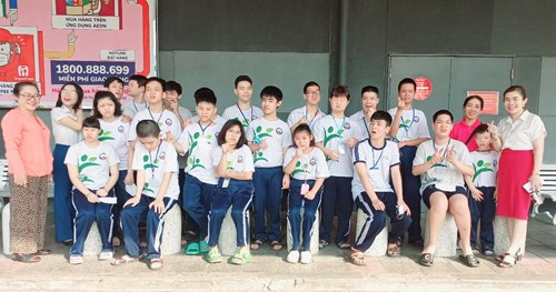 Trường Chuyên biệt Bình Minh tổ chức cho các em học sinh đi tham quan, trải nghiệm tại Trung Tâm thương mại Aeon Tân Phú.