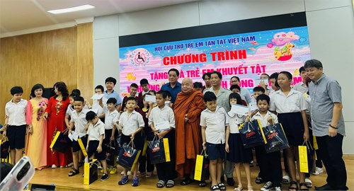 Tập huấn và hội thảo về vận động nguồn lực và xây dựng tổ chức cơ sở hội chăm sóc, giáo dục, phục hồi chức năng, dạy nghề cho trẻ khuyết tật.