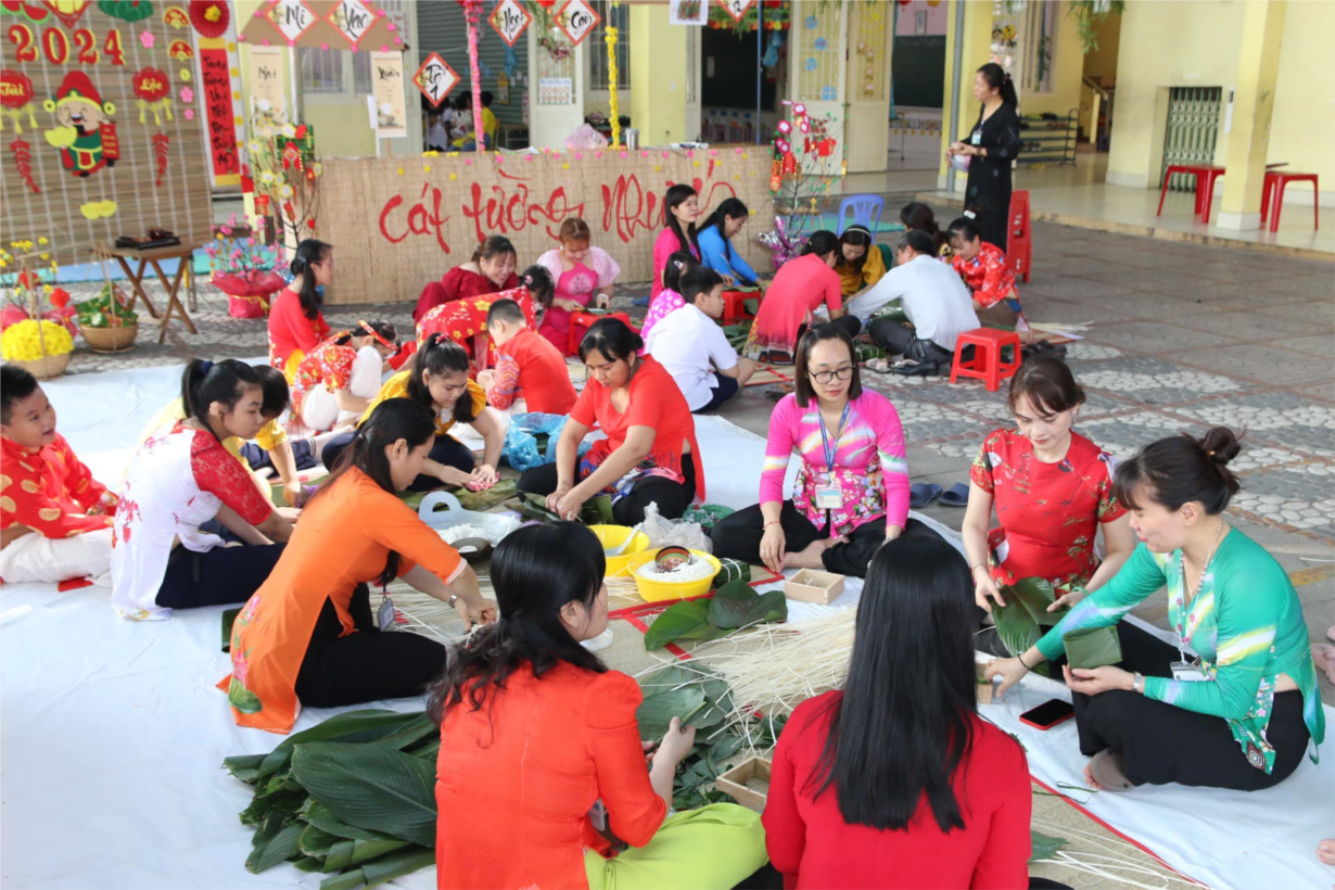Mừng Xuân Giáp Thìn 2024. Trải Nghiệm Gói Bánh Chưng, Bánh Tét