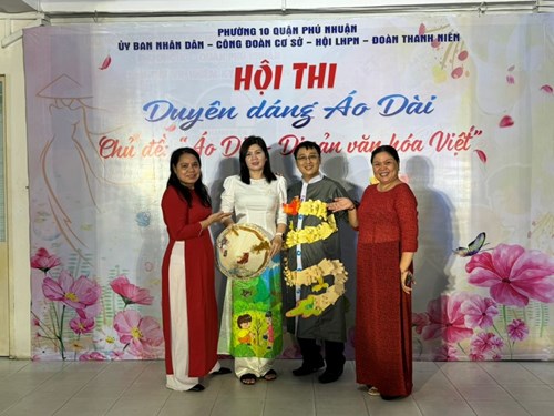Tối ngày 15/3/2024 cán bộ viên chức Trường Niềm Tin đã tích cực tham gia và đạt Giải nhì Hội thi   Duyên dáng áo dài  do Phường 10 tổ chức.