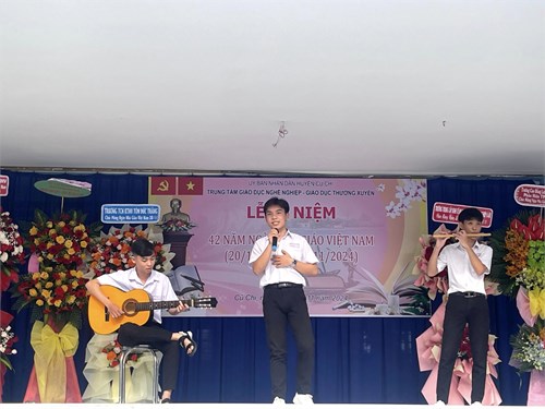 Trung tâm GDNN-GDTX Củ Chi long trọng tổ chức kỷ niệm 42 năm Ngày Nhà giáo Việt Nam.