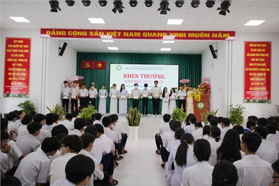 Hội thi thiết kế đồ họa thông tin về chủ tịch hồ chí minh