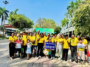 Trường PTĐB Nguyễn Đình Chiểu tham gia Hôi thi đua thuyền rồng