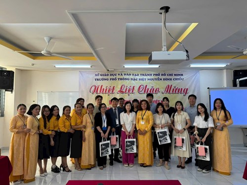 Hình ảnh đón đoàn Hàn Quốc thăm trường ngày 05/8/2024