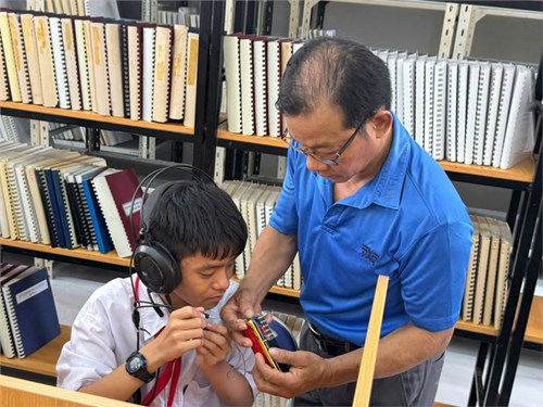 Giờ đọc sách tại thư viện
