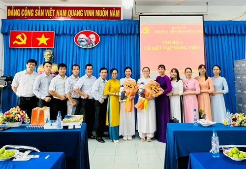 Lễ kết nạp Đảng viên mới_Chi Bộ 3_Đảng bộ trường THPT Bình Hưng Hòa
