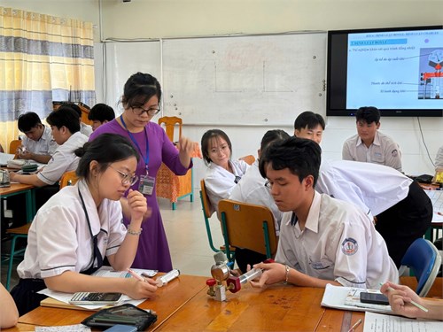 Hoạt động chuyên môn tổ Vật lý tháng 11/2024