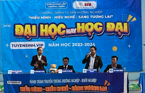 Hội thảo tư vấn hướng nghiệp với chủ đề “Hiểu mình, hiểu nghề sáng tương lai – Đại học hay học đại” tại trường THPT Bình Tân