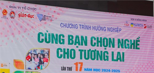 NH24-25: Tổ chức Chương trình Hướng nghiệp tập trung  Cùng bạn chọn nghề cho tương lai  - Phối hợp đơn vị Báo Giáo dục TPHCM tổ chức.