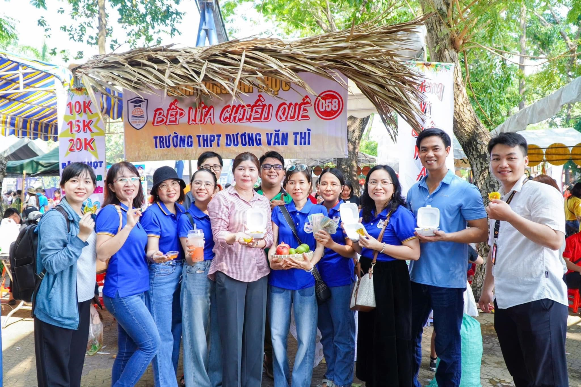 Chúc mừng Đội THPT Dương Văn Thì đã đạt giải Khuyến khích với gian hàng “Bếp lửa chiều quê” đầy ấn tượng