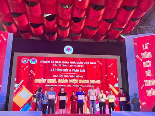 Chúc mừng Tiết mục Đơn ca của Thầy Nguyễn Đặng Quang Vinh đã đạt Giải Khuyến khích Hội thi đơn ca “Tiếng hát từ mái trường” chào mừng Kỉ niệm 42 năm Ngày Nhà giáo Việt Nam (20/11/1982-20/11/2024)