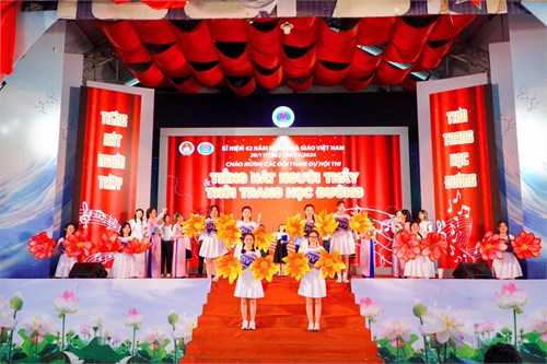 Chúc mừng Tiết mục Thời trang học đường của Trường THPT Dương Văn Thì đã đạt Giải Khuyến khích Hội thi Thời trang học đường với Chủ đề “Trường học hạnh phúc” chào mừng Ngày Nhà giáo Việt Nam.