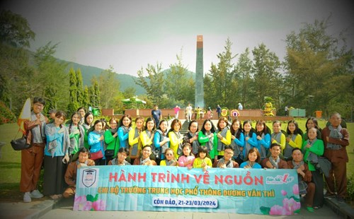 Hành trình về nguồn trên đất thiêng côn đảo của chi bộ Trường THPT Dương Văn Thì
