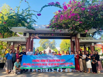 Chi bộ Trường THPT Hàn Thuyên tổ chức Về nguồn năm 2024