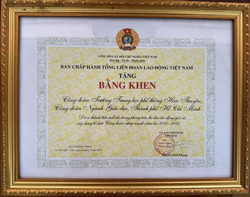 CĐCS Trường THPT Hàn Thuyên nhận bằng khen Tổng Liên đoàn Lao động Việt Nam